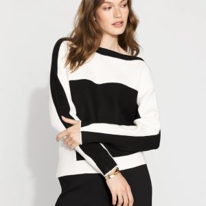 Colorblocked Asymmetric Hem Sweater